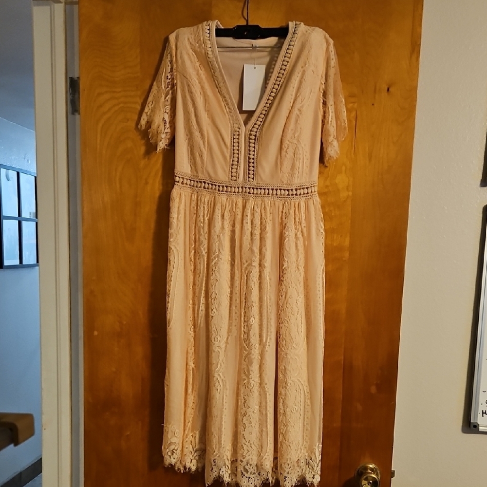 Elegant Lace Dress in Cream